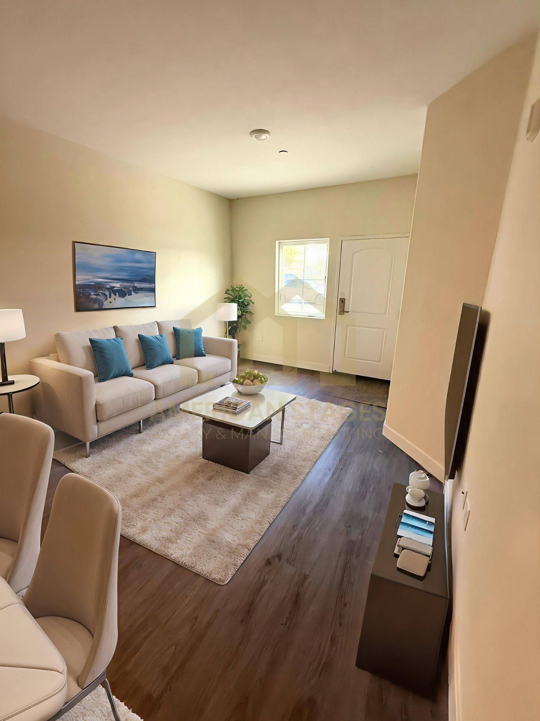 101 North Broadway - 102
